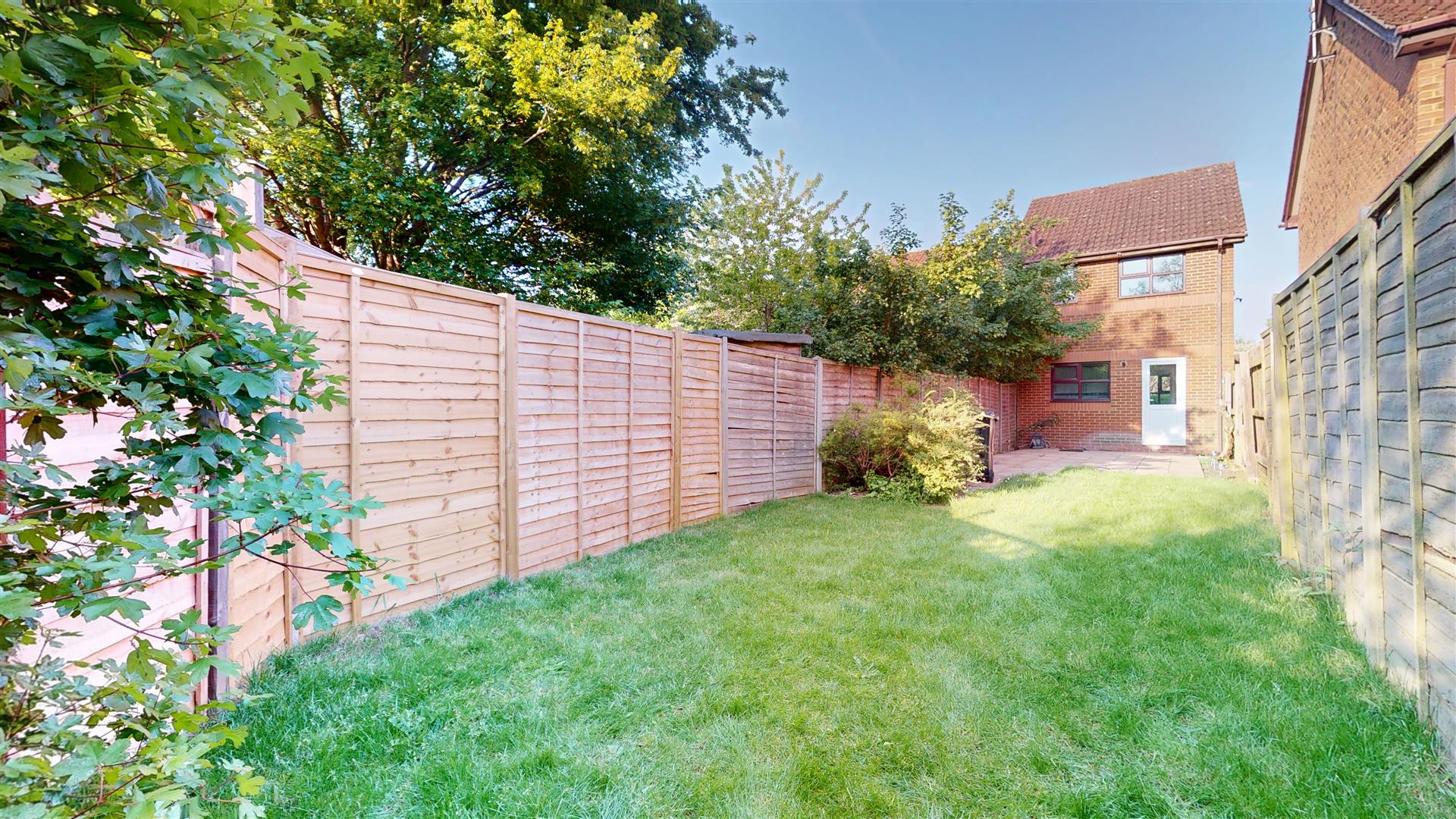 2 bed property in Boxberry Gardens, Milton Keynes
